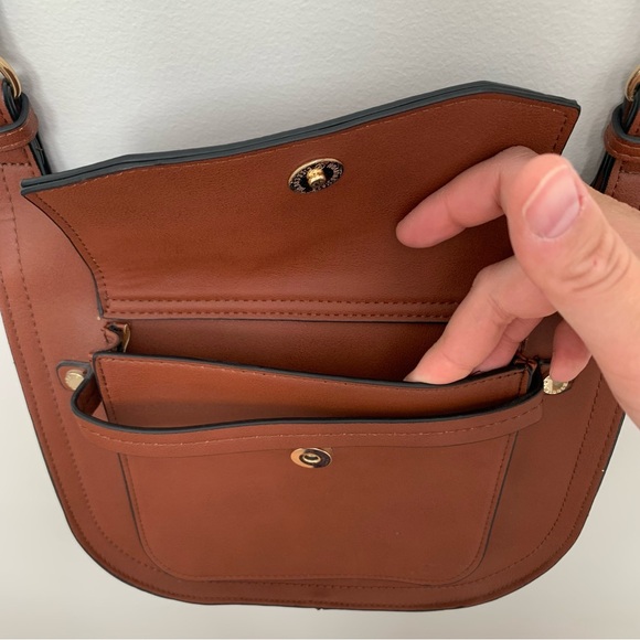 Steve Madden Saddle Bag - Picture 5 of 9